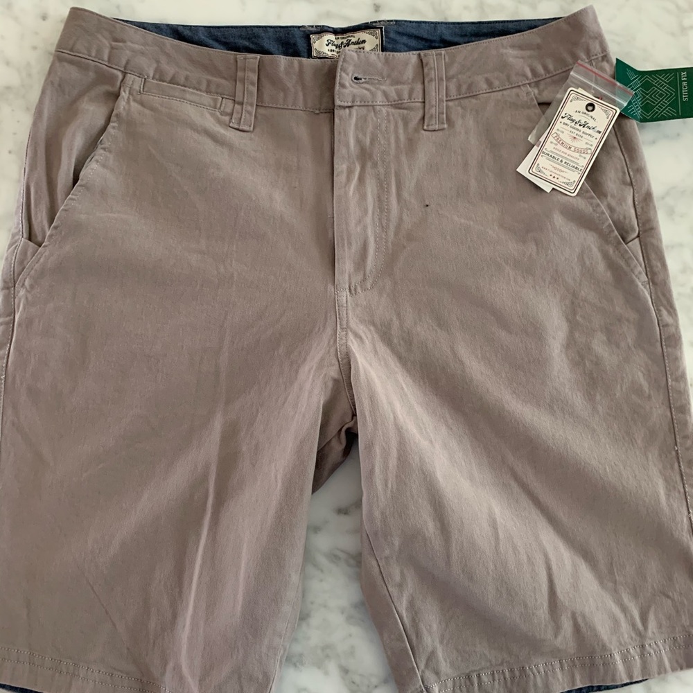Nwt shorts 32 x 9"